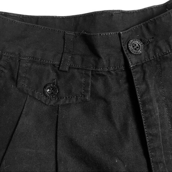 Vintage Grape Vines Black Walking Shorts Size 7 - Picture 2 of 4